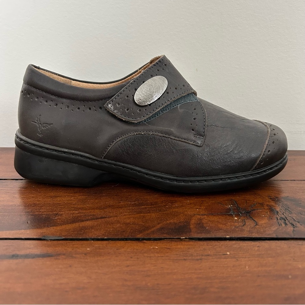 Portofino grey Leather Shoes. Velcro   Comfortable quality shoes!